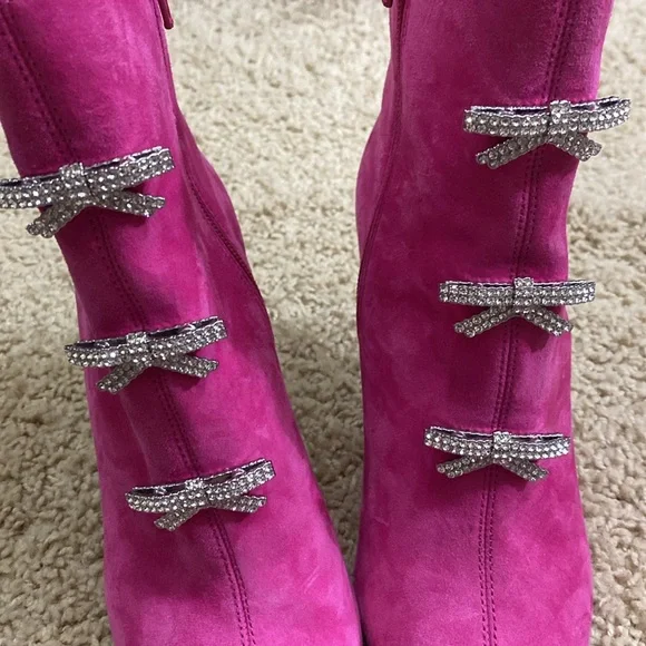 Gianni Bini NEW pink suede booties ankle boots rhinestone bow heels size 5 - Picture 4 of 12